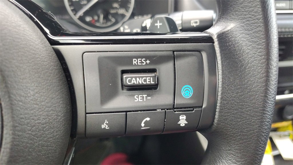 Used 2023 Nissan Rogue SV image 15