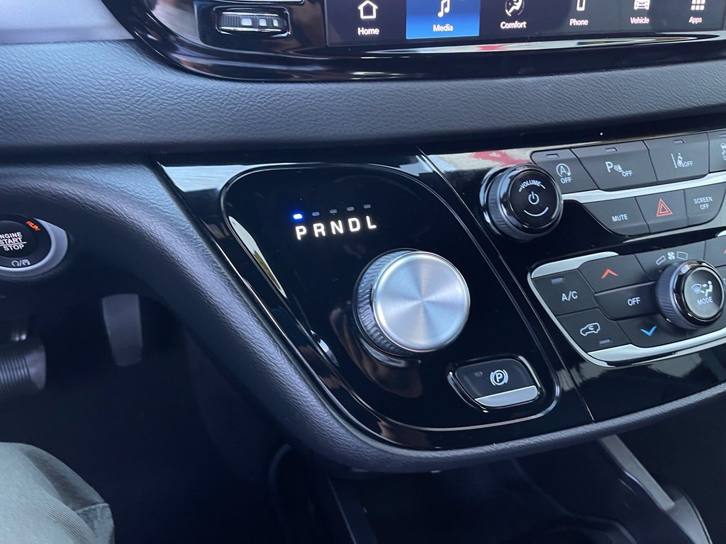 Used 2025 Chrysler Pacifica Select FWD image 24