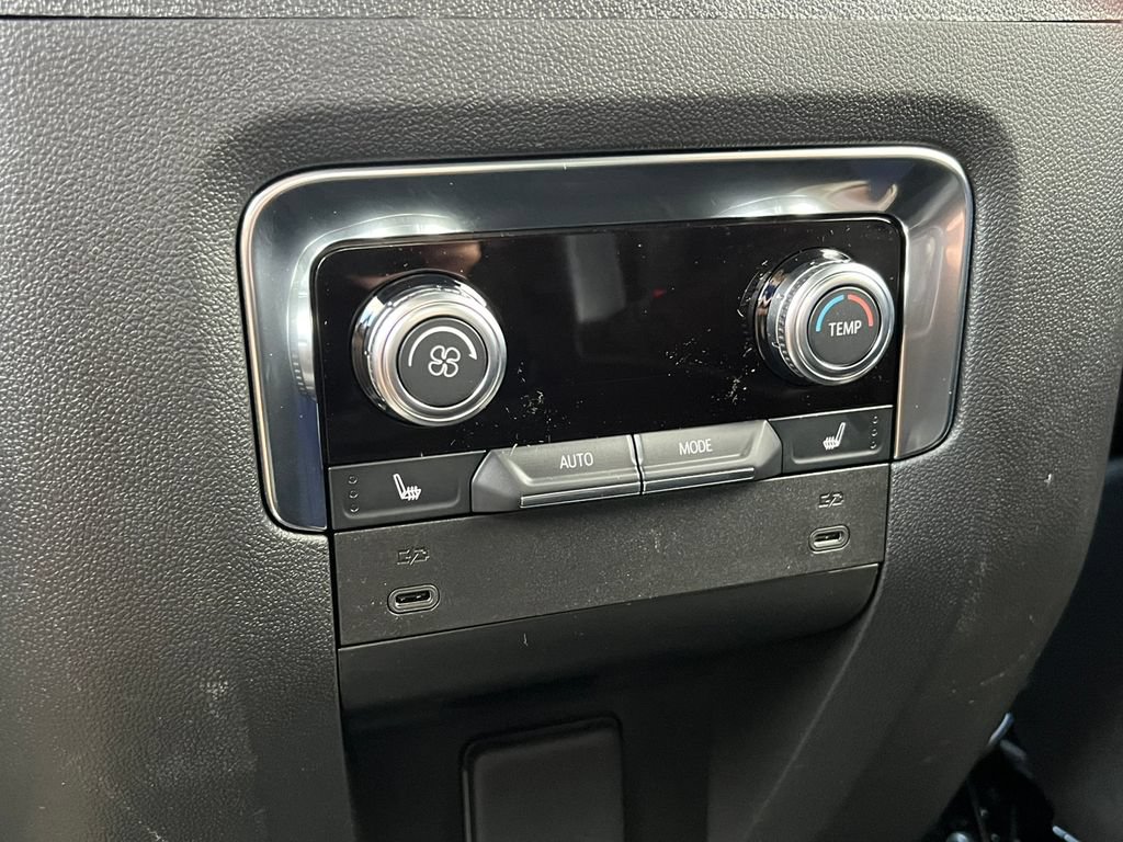 New 2026 GMC Yukon Denali w/ Sun & Power Step Package AWD/4WD image 36