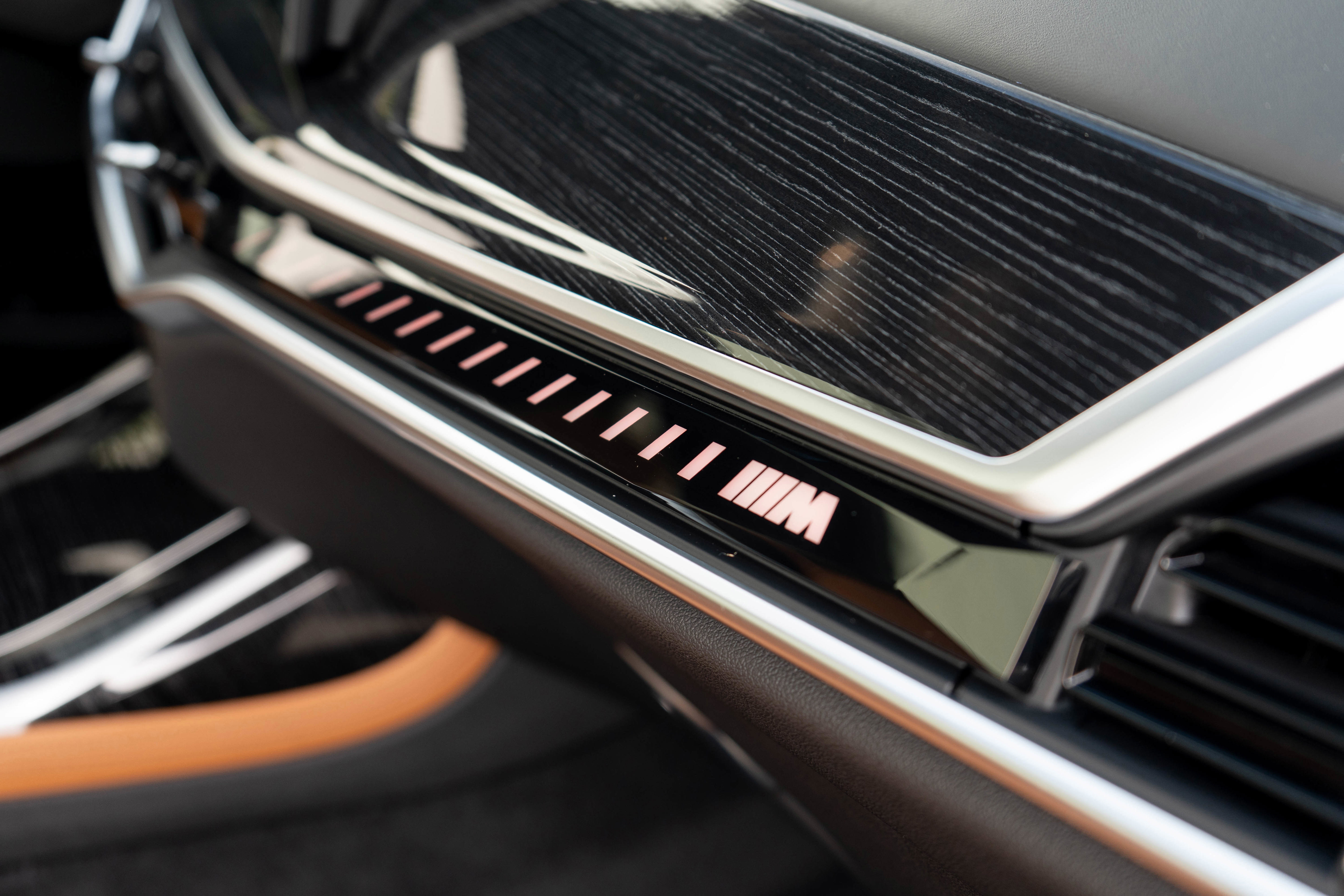 Used 2023 BMW X7 M60i image 45