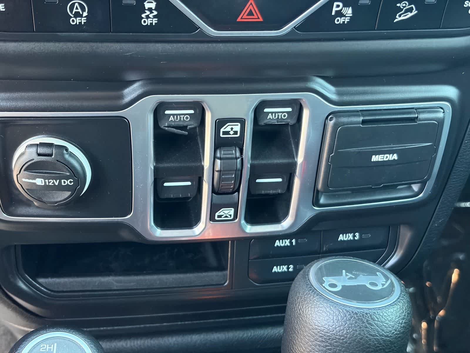 Used 2018 Jeep Wrangler Unlimited Sport S AWD/4WD image 21