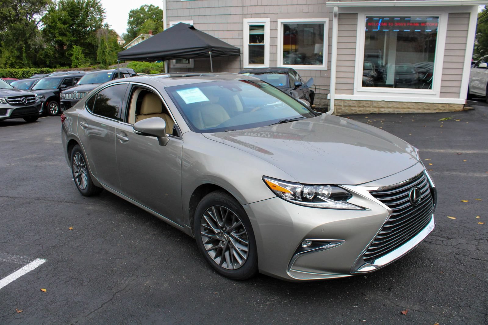 Used 2018 Lexus ES 350 w/ Navigation System Package FWD image 2