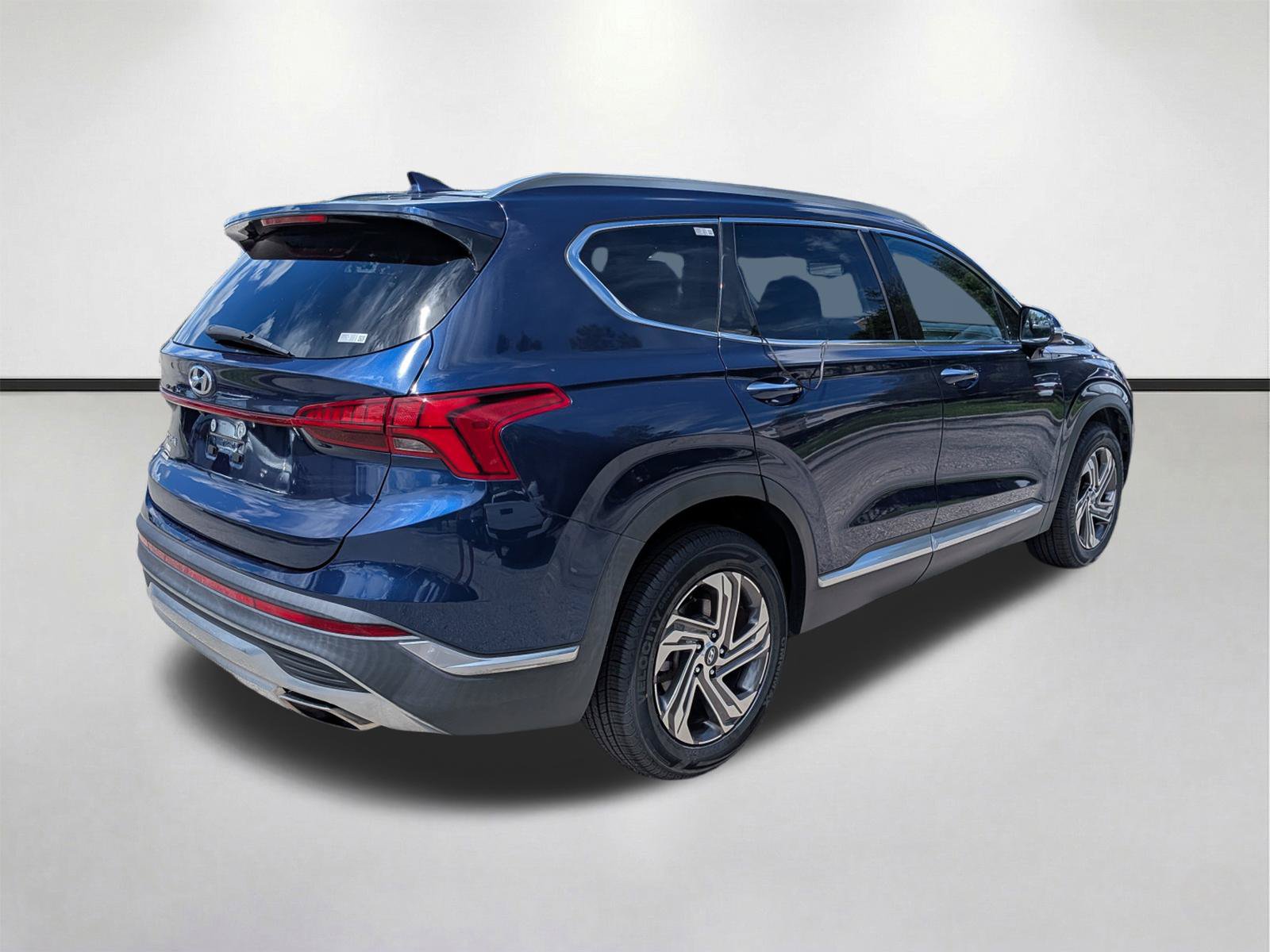 Used 2021 Hyundai Santa Fe SEL w/ Convenience Package FWD image 4