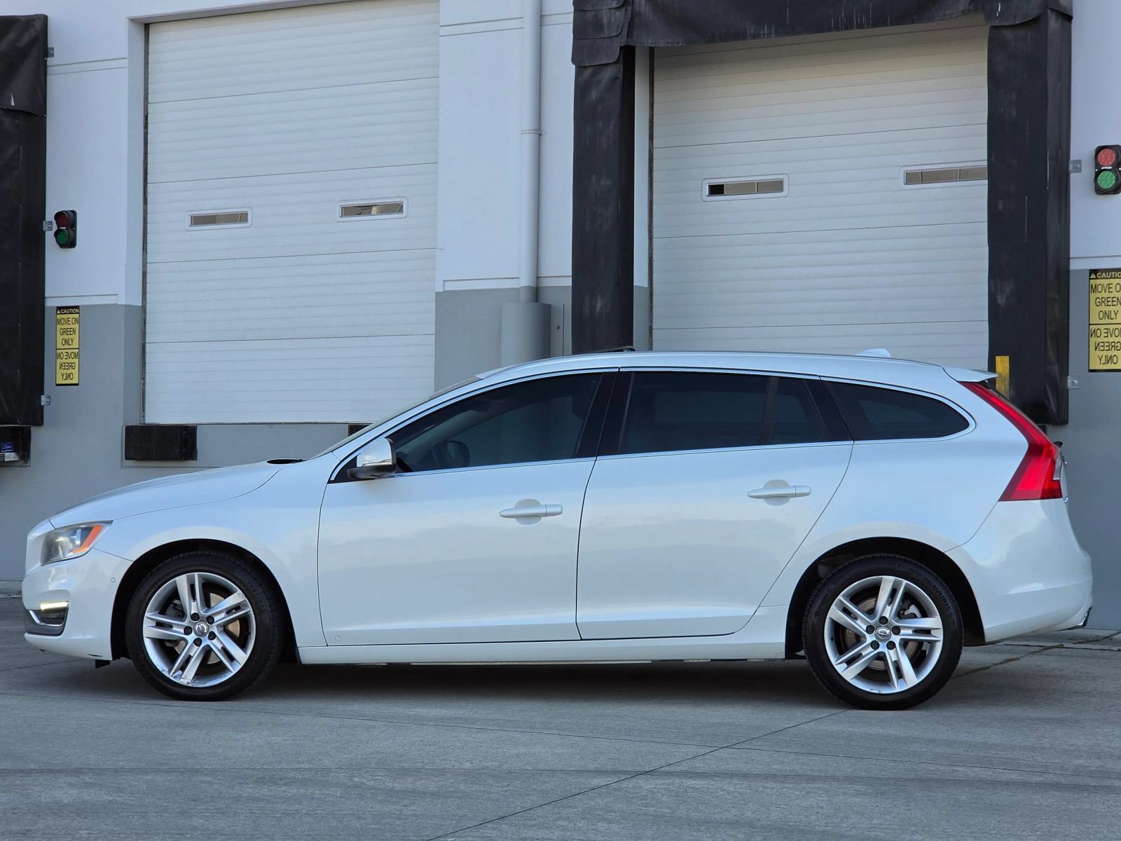 Used 2015 Volvo V60 T5 Premier FWD image 5