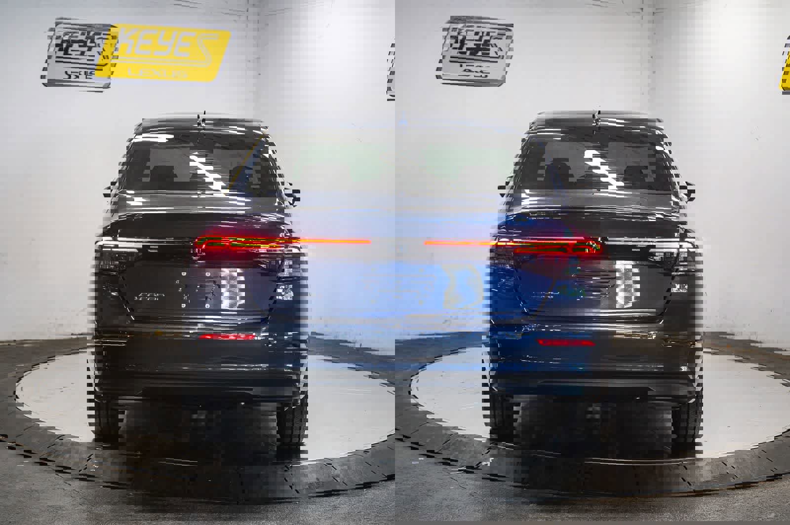 Used 2023 Honda Accord EX image 3