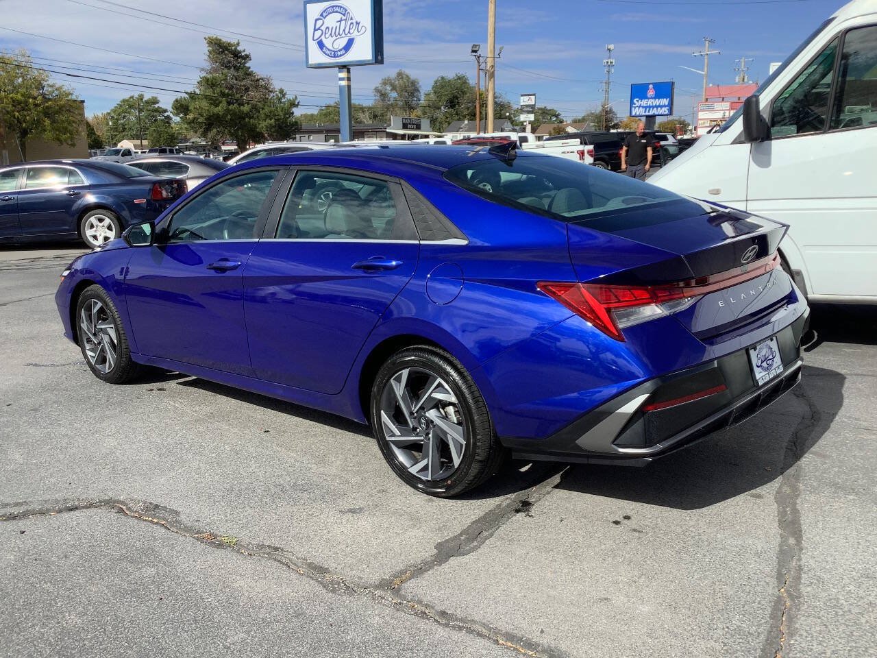 Used 2025 Hyundai Elantra SEL FWD image 14