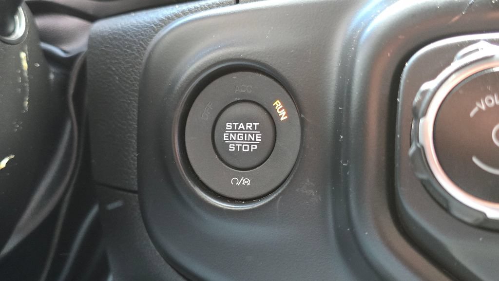 Used 2022 Jeep Wrangler Unlimited Sport AWD/4WD image 34