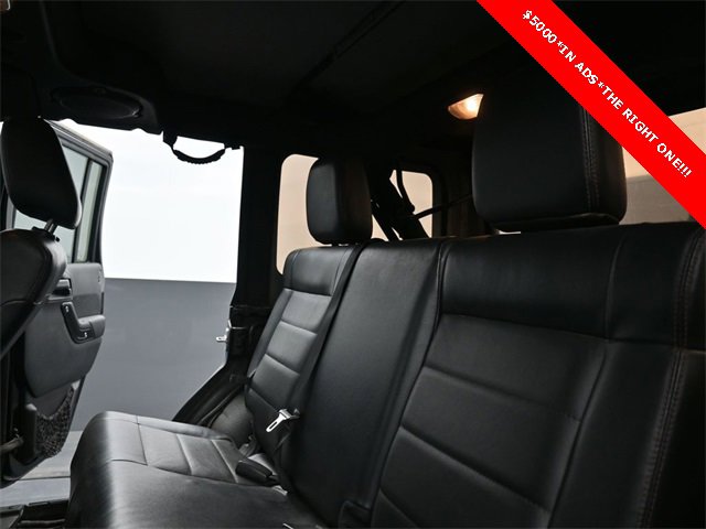 Used 2012 Jeep Wrangler Unlimited Sahara image 10