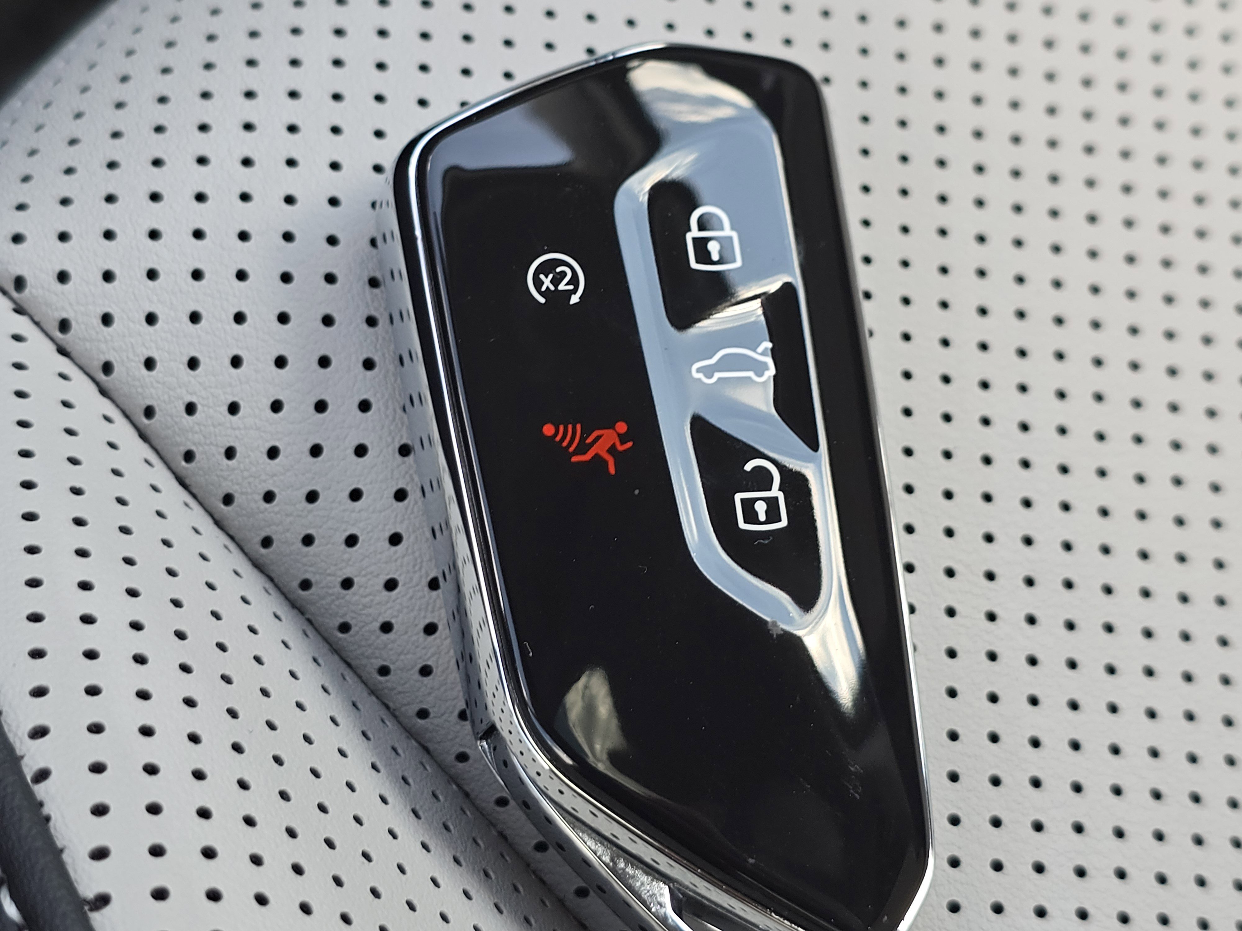 New 2025 Volkswagen Tiguan SE image 27