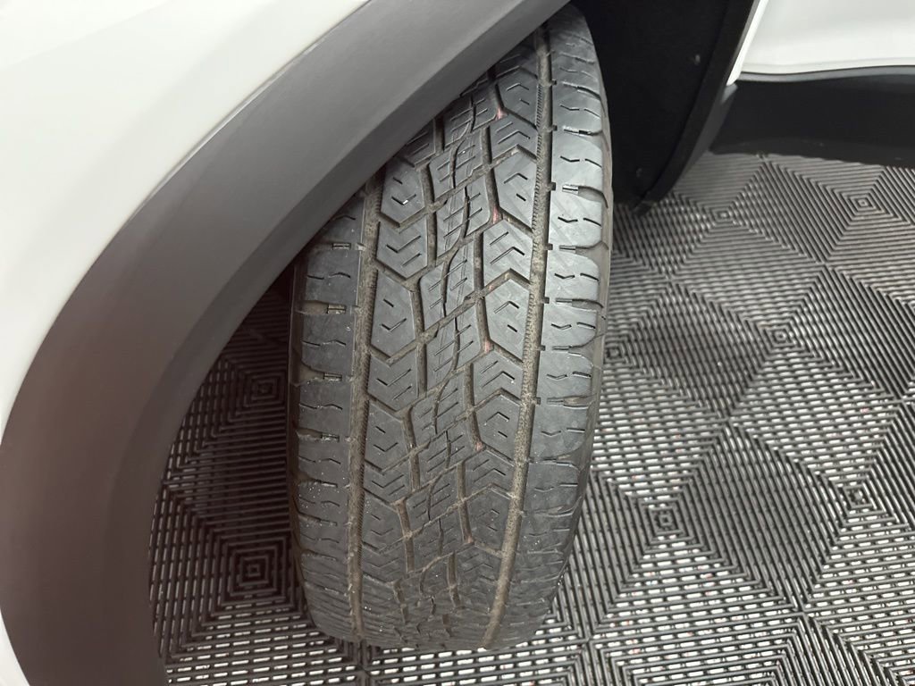 Used 2023 GMC Acadia AT4 w/ Preferred Package image 42