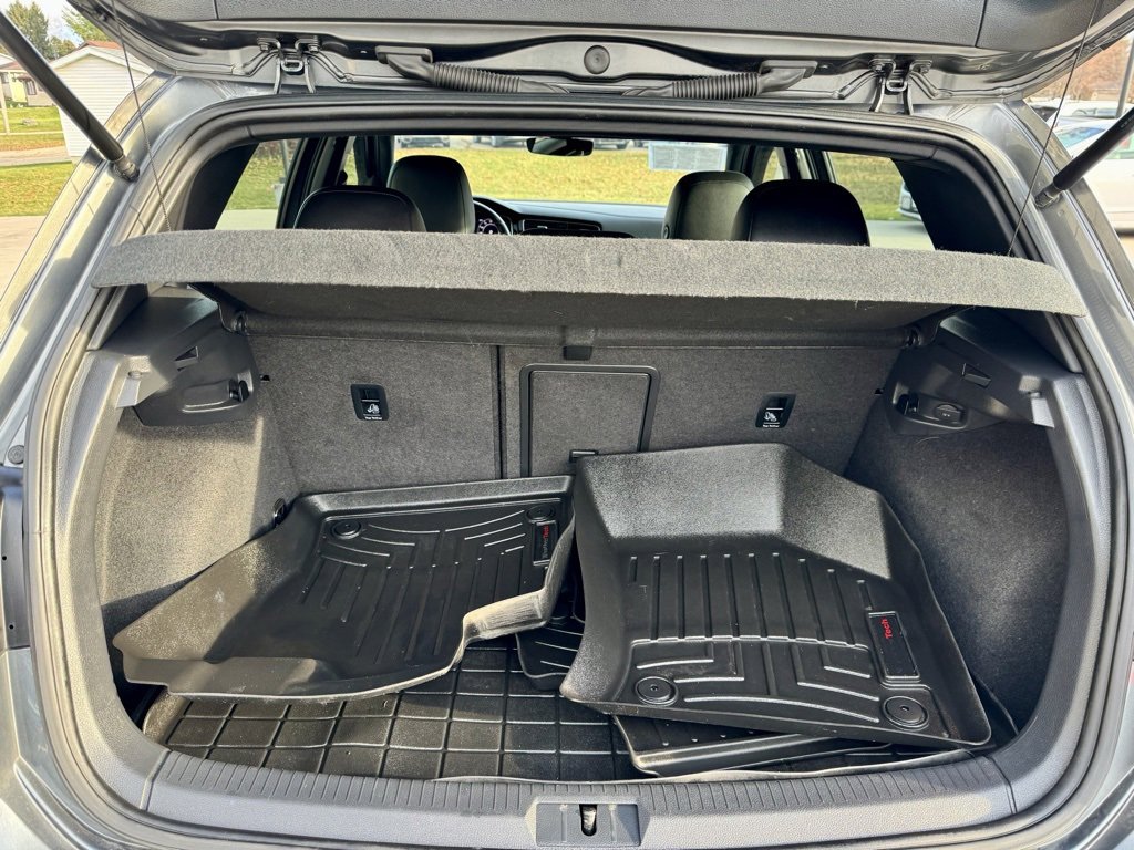 Used 2019 Volkswagen Golf R 4-Door image 16