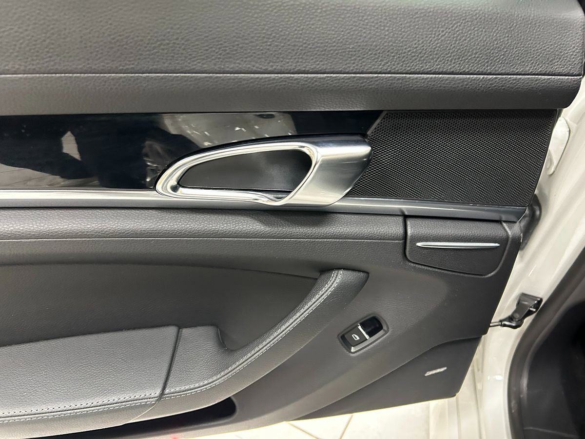 Used 2012 Porsche Panamera 4 image 44