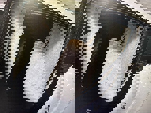 Used 2021 Tesla Model 3 Standard Range image 9