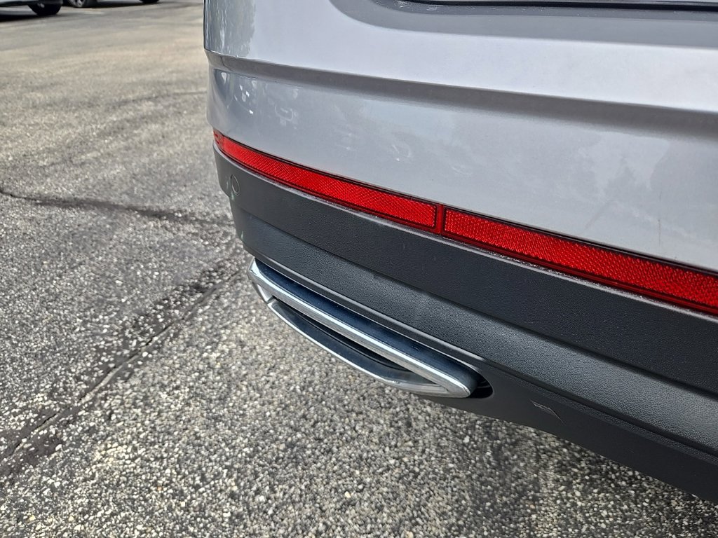 Used 2025 Volkswagen Atlas SE AWD/4WD image 11