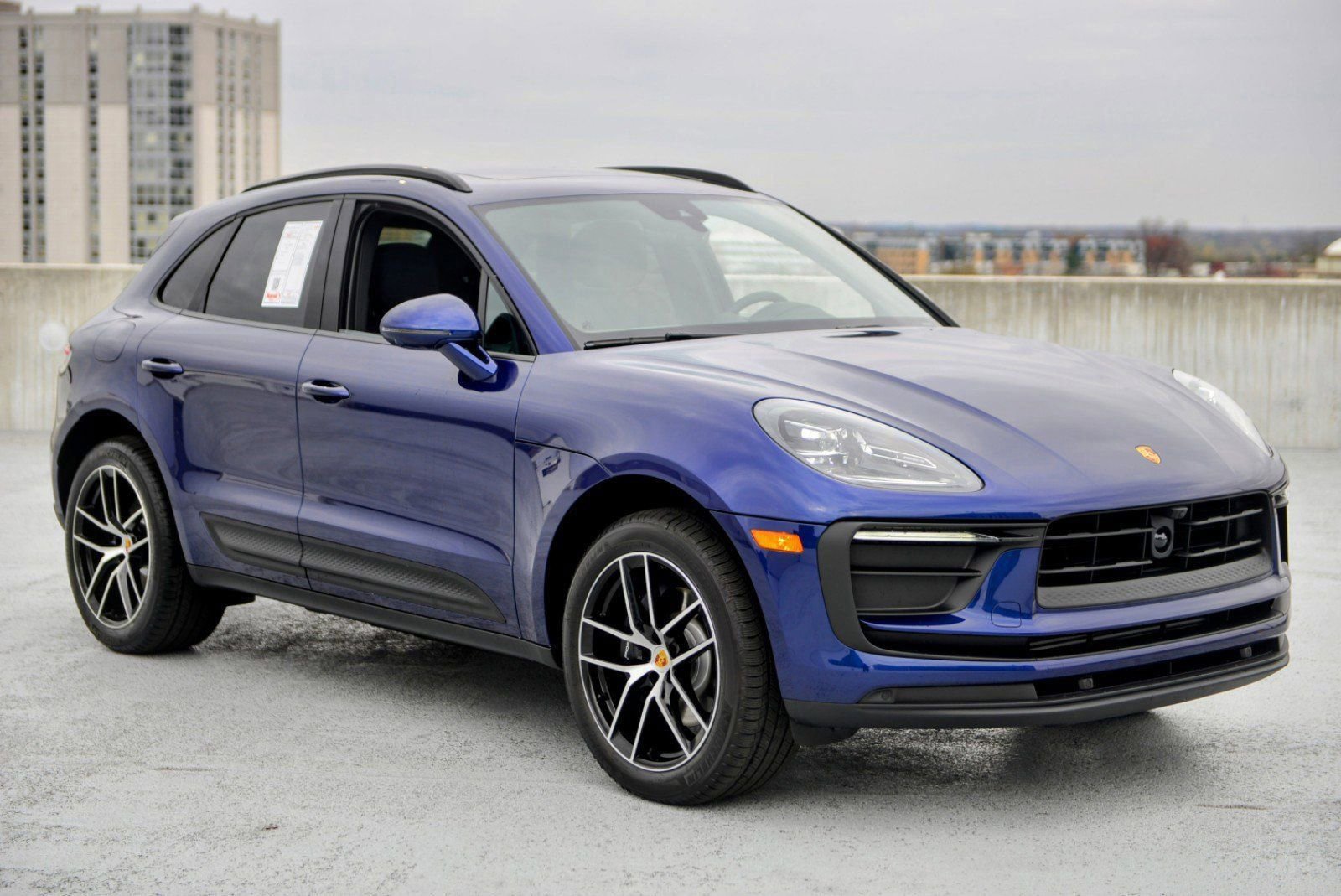 Used 2025 Porsche Macan image 7