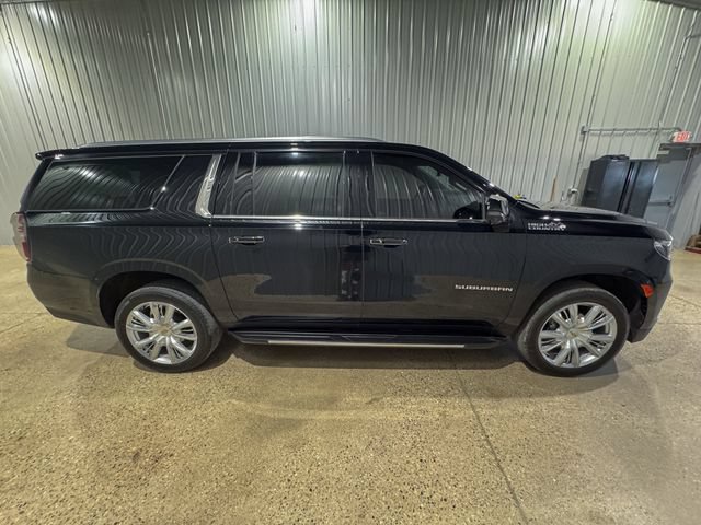 Used 2023 Chevrolet Suburban High Country AWD/4WD image 9