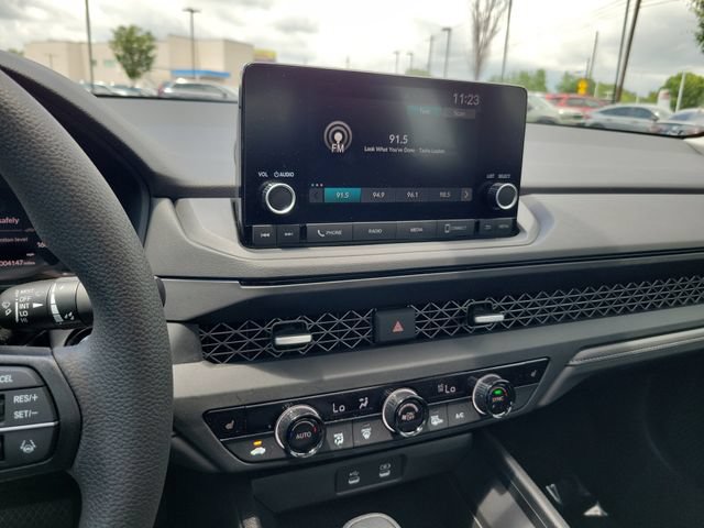 Certified 2025 Honda Accord SE image 18