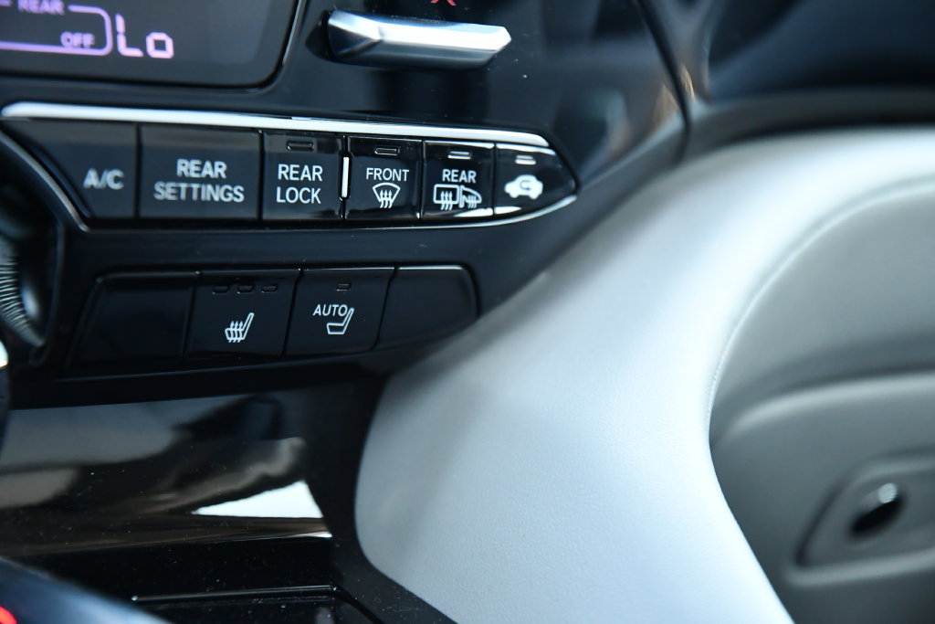 Certified 2023 Acura MDX w/ Technology Package AWD/4WD image 25