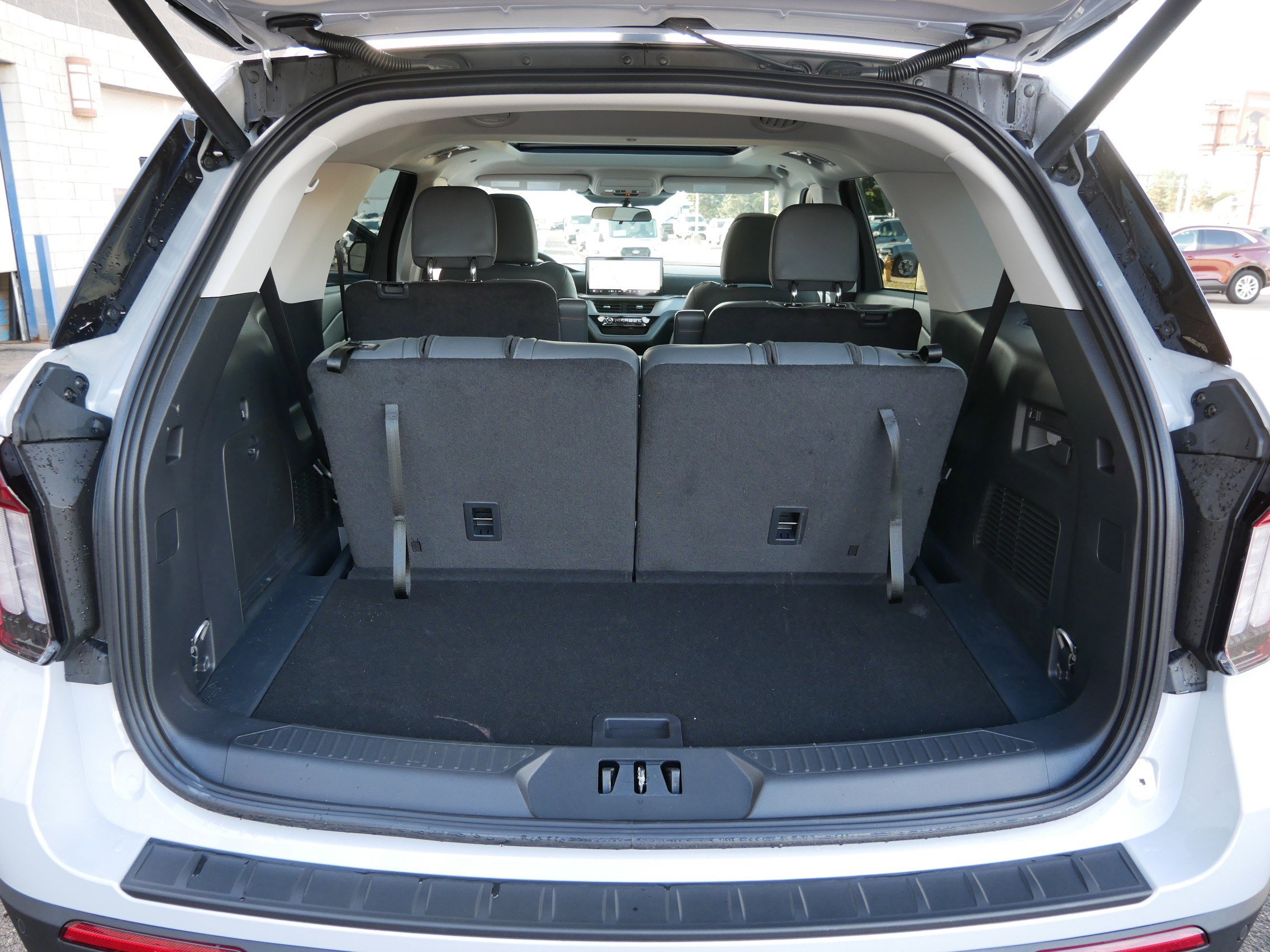 Used 2026 Ford Explorer Active w/ Active Comfort Package AWD/4WD image 18