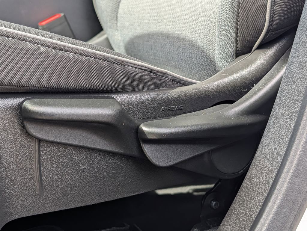 Used 2025 Chevrolet TrailBlazer LT FWD image 32