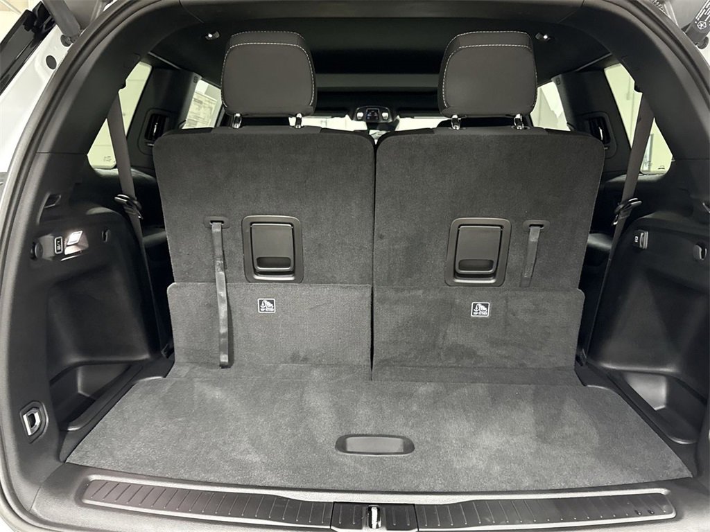 New 2025 Jeep Grand Cherokee L Laredo w/ Luxury Tech Group I image 24