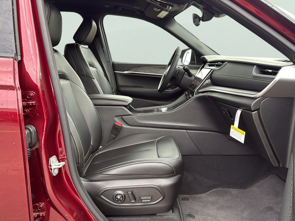 New 2025 Jeep Grand Cherokee L Limited AWD/4WD image 11