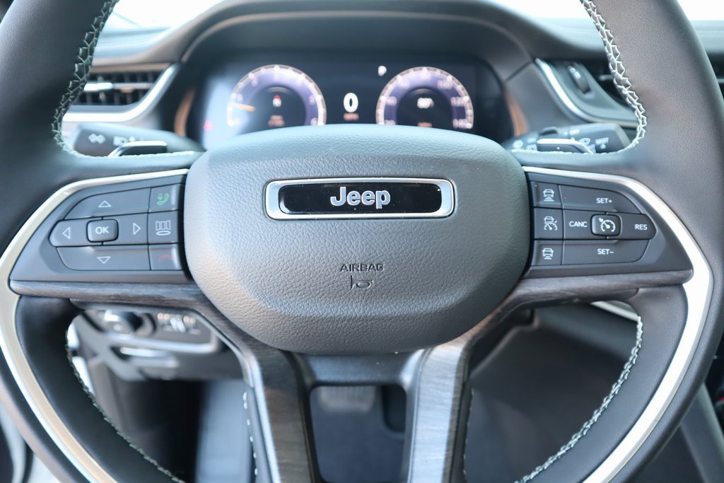 New 2025 Jeep Grand Cherokee L Limited image 3