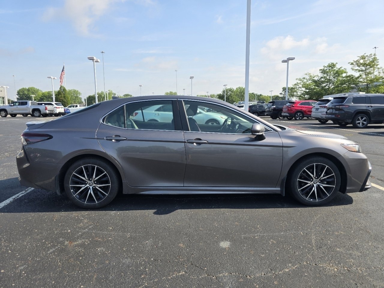 Used 2024 Toyota Camry SE AWD/4WD image 8
