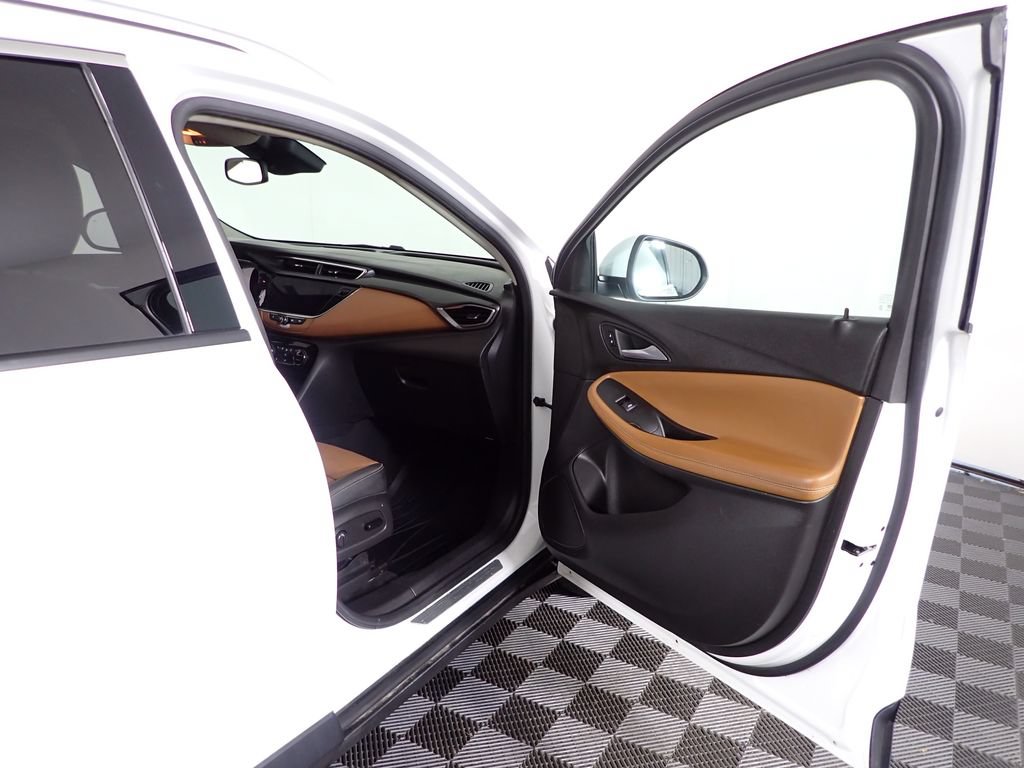 Used 2021 Buick Encore GX Essence AWD/4WD image 35