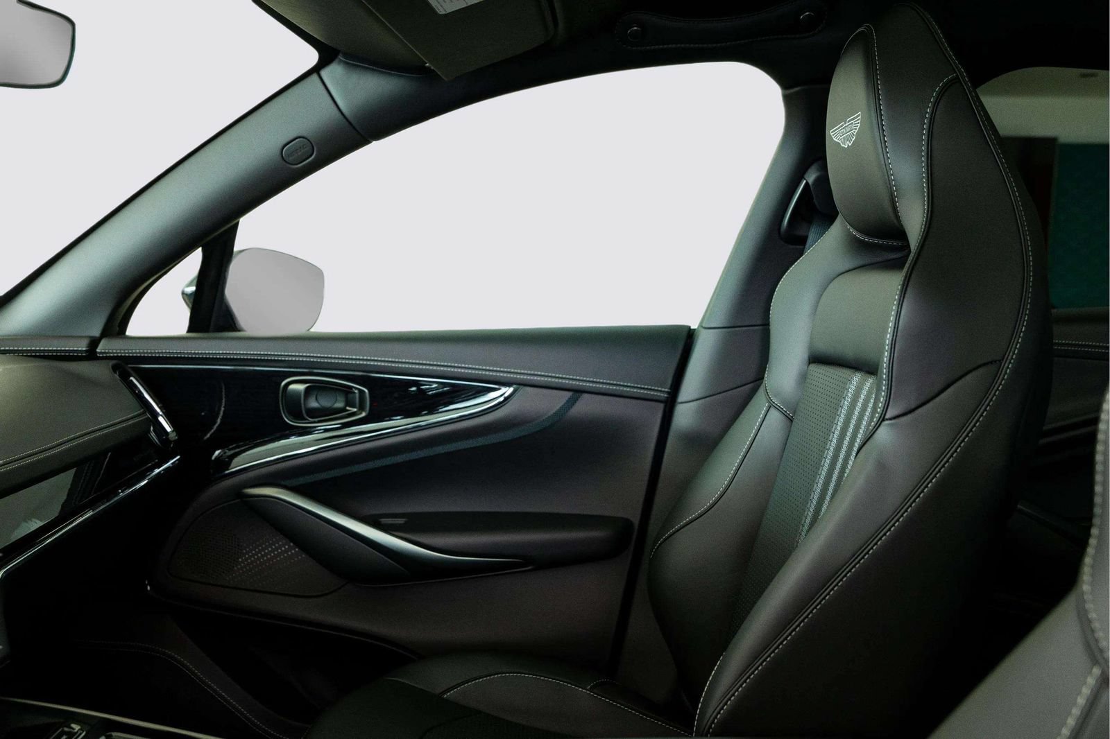 New 2026 Aston Martin DBX 707 AWD/4WD image 12