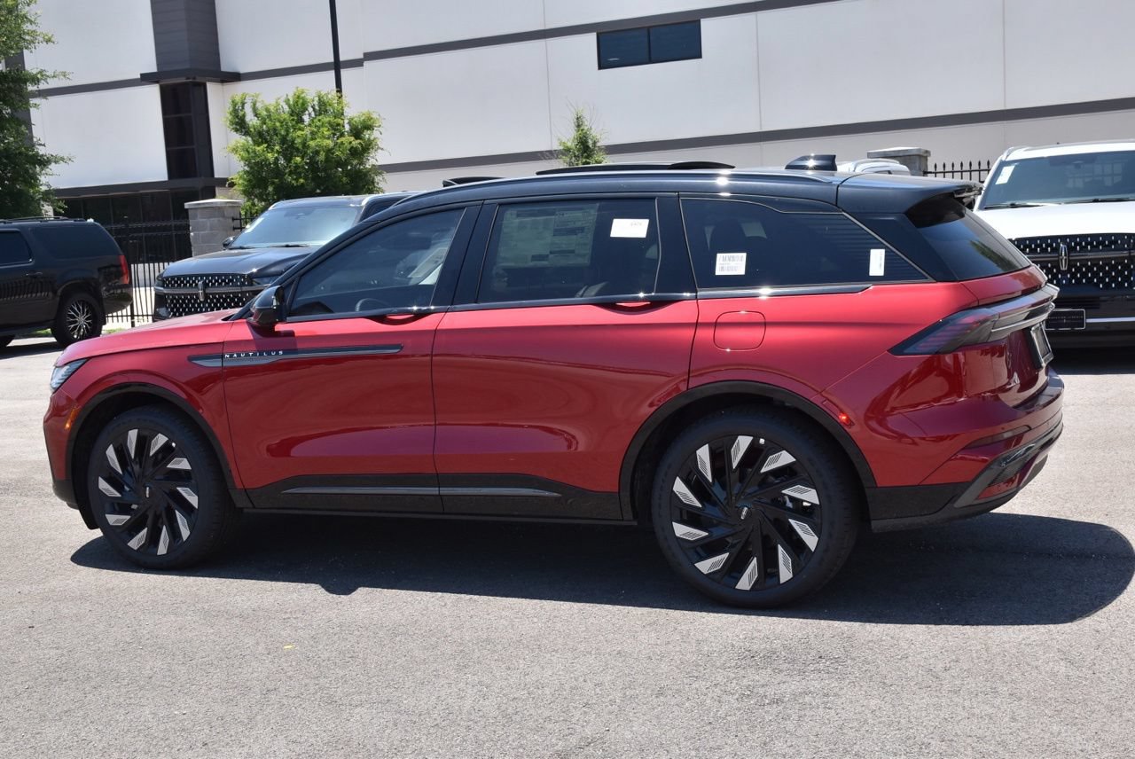 New 2026 Lincoln Nautilus Reserve w/ Jet Appearance Package AWD/4WD image 17
