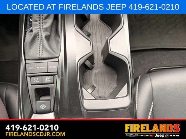Used 2025 Toyota Camry SE FWD image 26