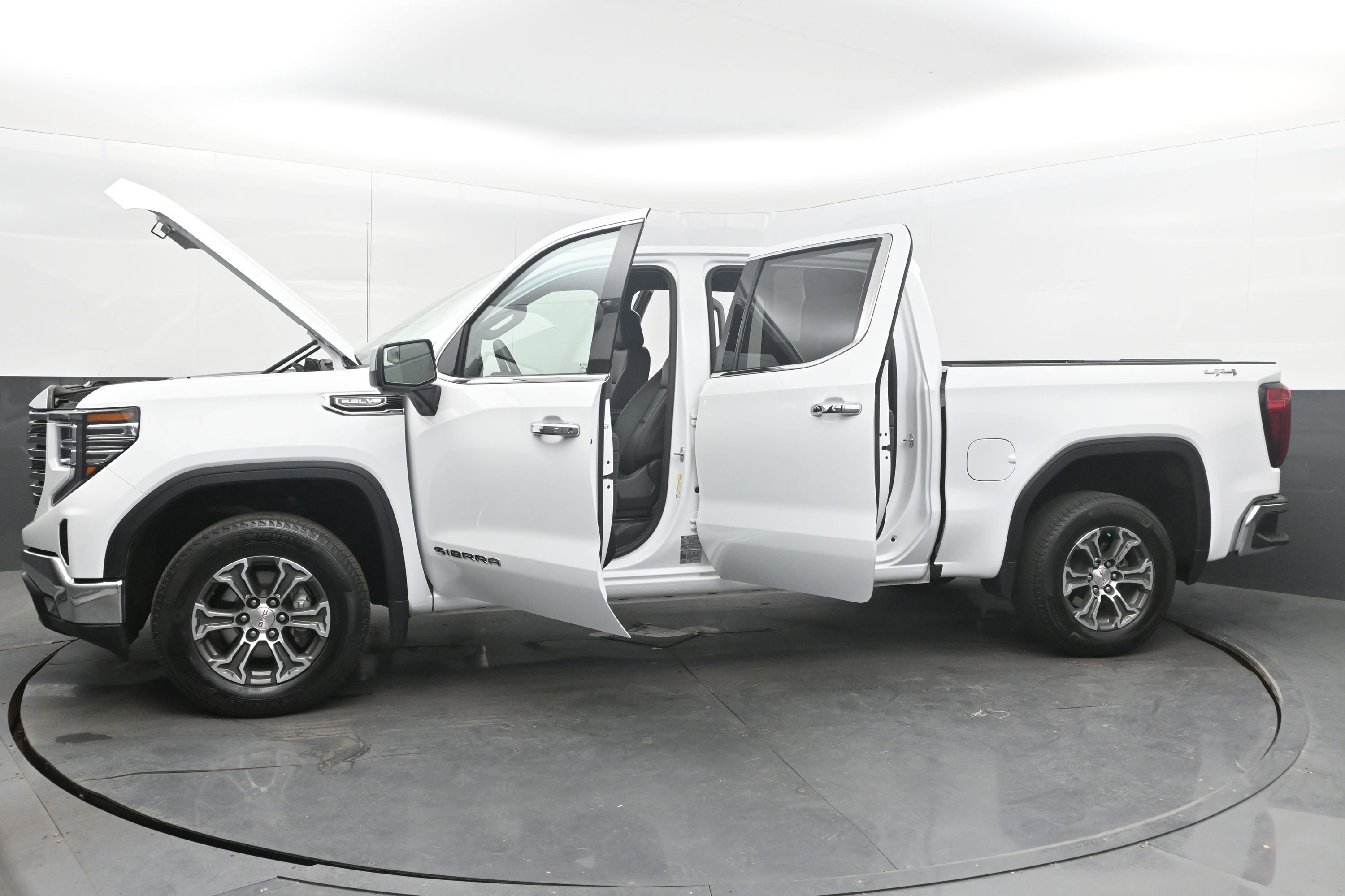 Used 2025 GMC Sierra 1500 SLT image 36