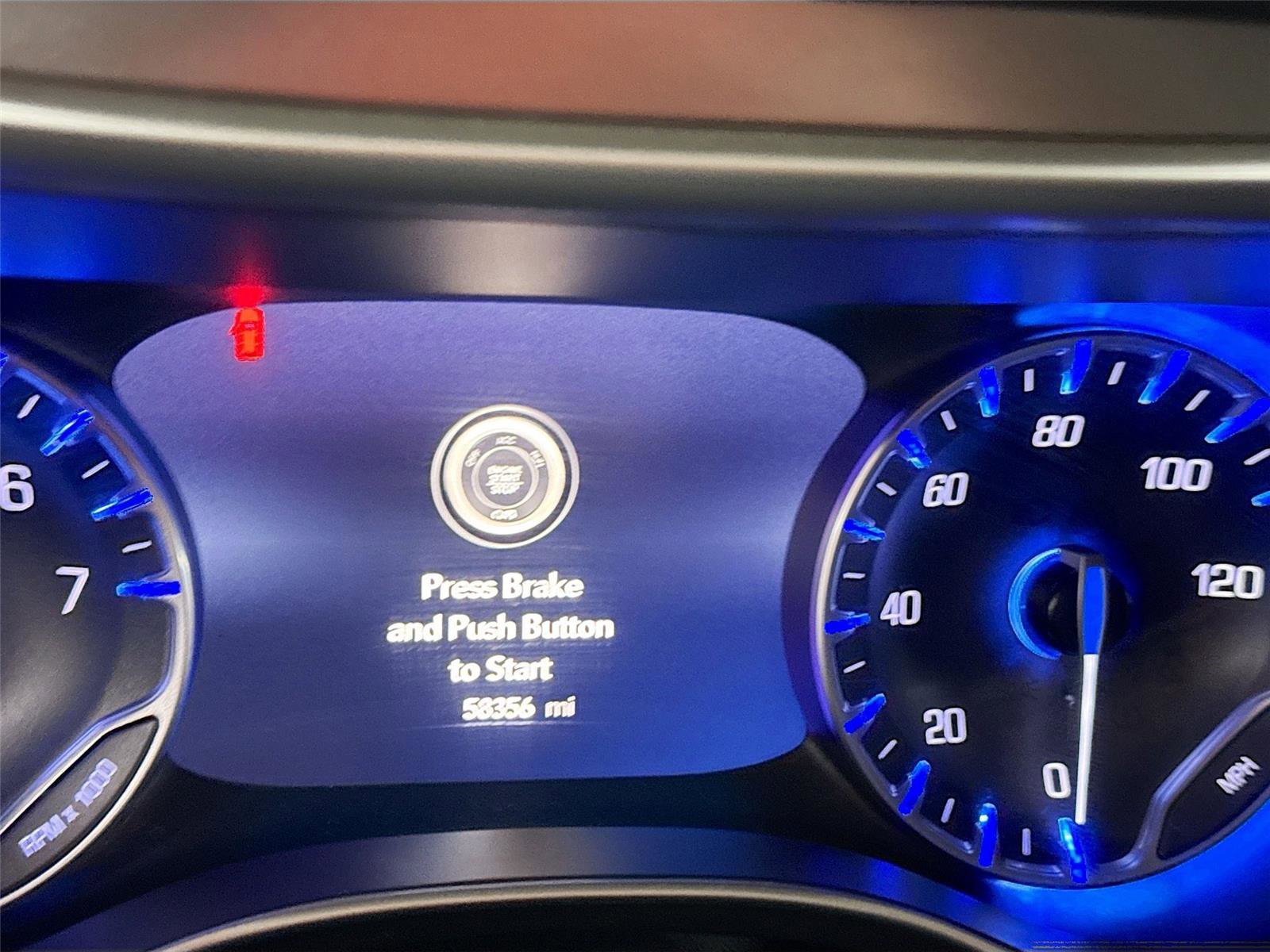 Used 2023 Chrysler Pacifica Touring-L image 3