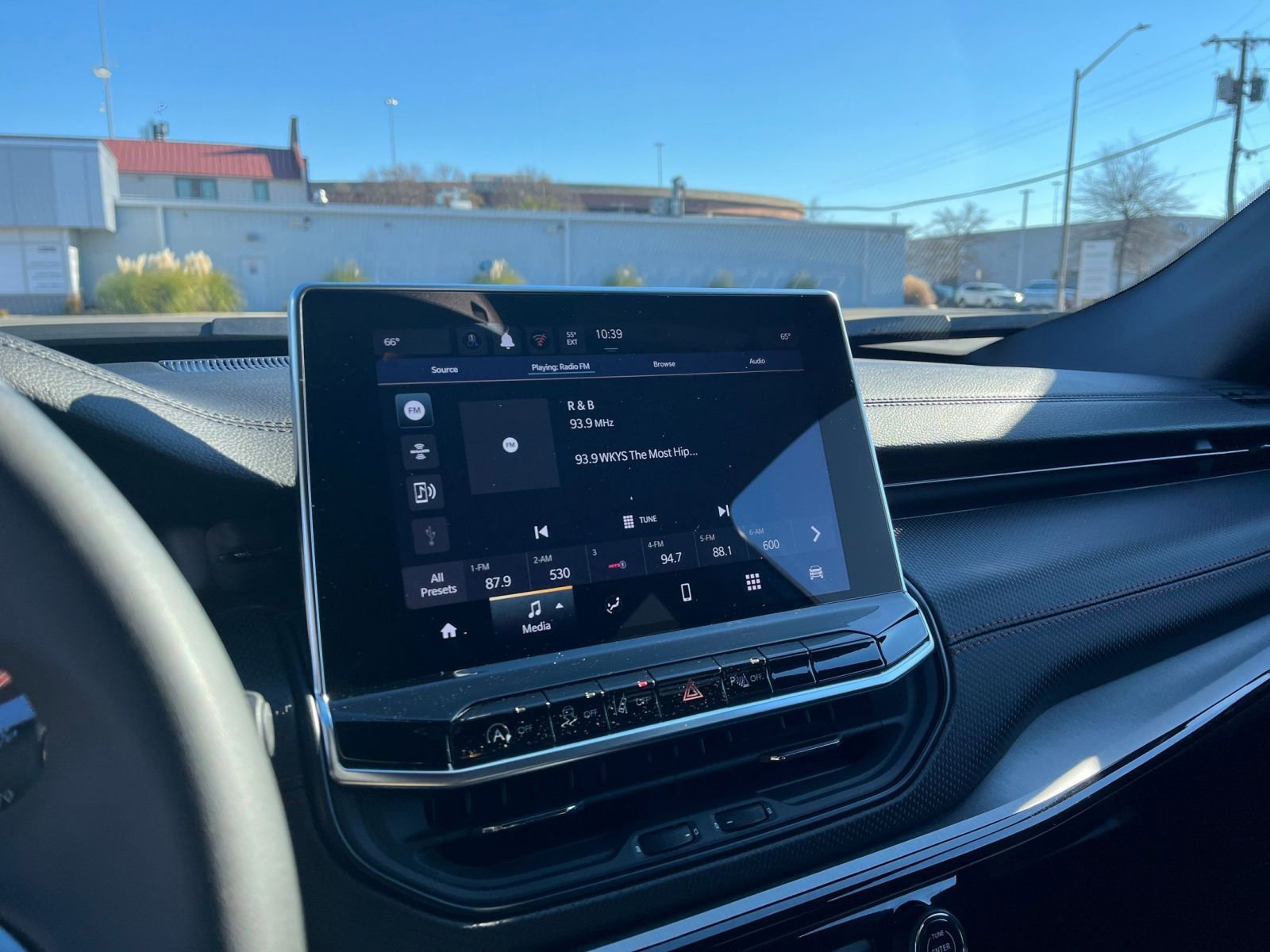 Used 2025 Jeep Compass Trailhawk image 21