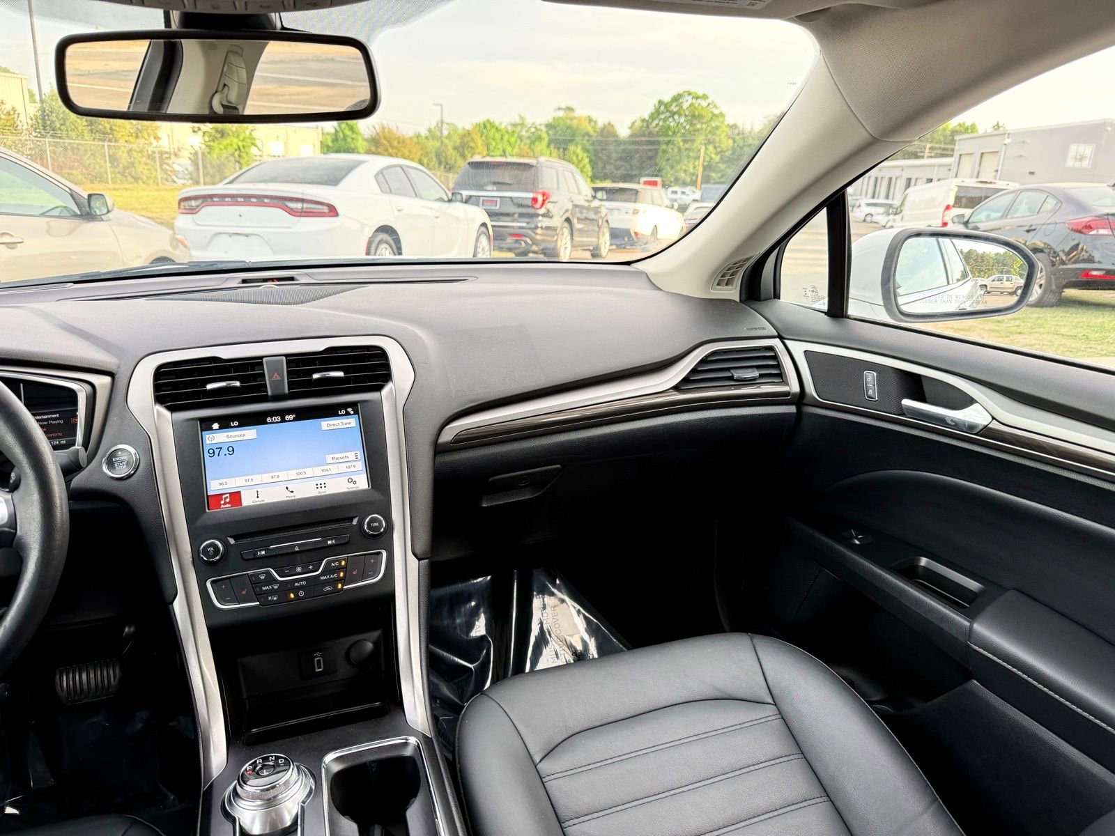 Used 2018 Ford Fusion SE w/ Equipment Group 602A FWD image 23