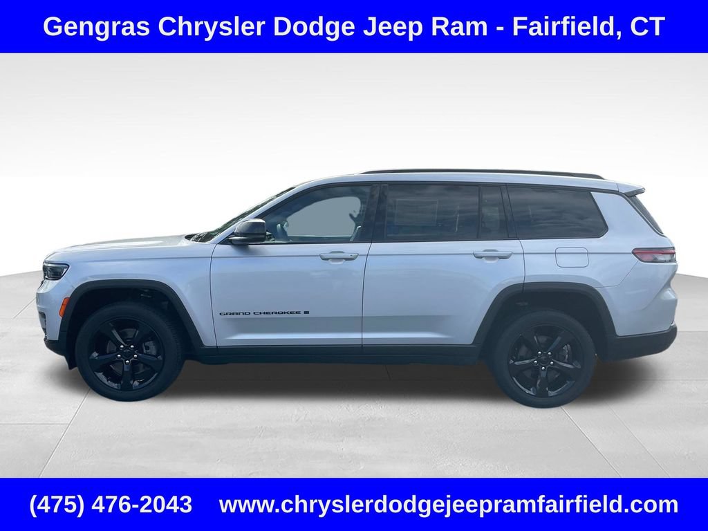 Used 2023 Jeep Grand Cherokee L Altitude AWD/4WD image 4
