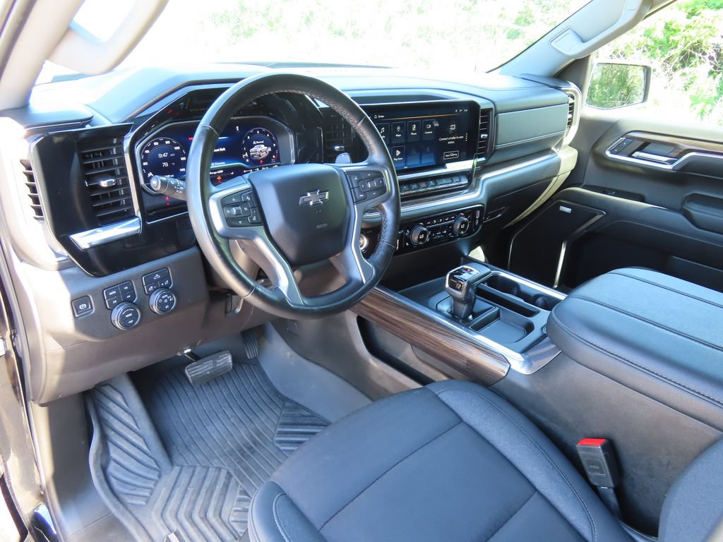 Used 2024 Chevrolet Silverado 1500 RST w/ Convenience Package II AWD/4WD image 25