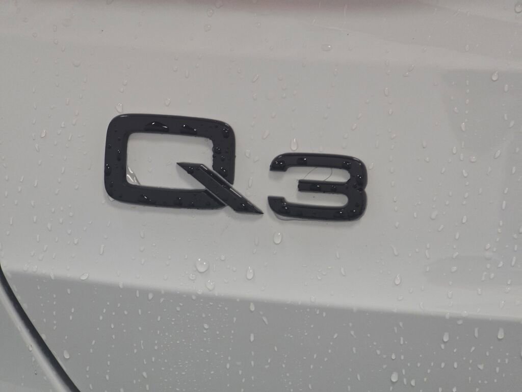New 2025 Audi Q3 2.0T Premium image 21