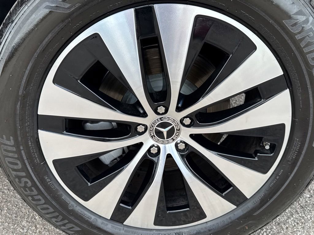 Used 2025 Mercedes-Benz GLE 450e 4MATIC w/ Driver Assistance Package image 47