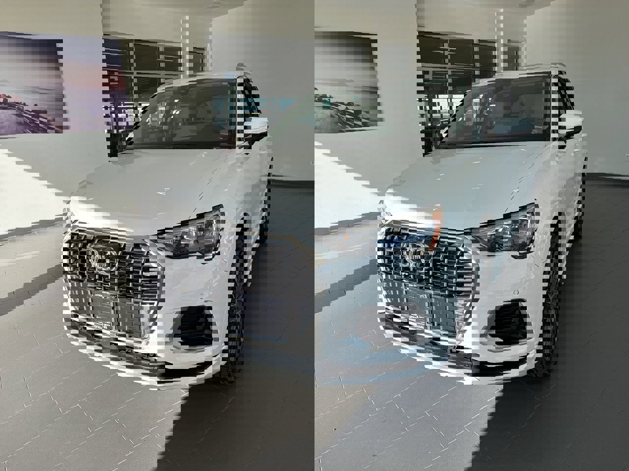 Used 2022 Audi Q3 2.0T Premium w/ Convenience Package image 3