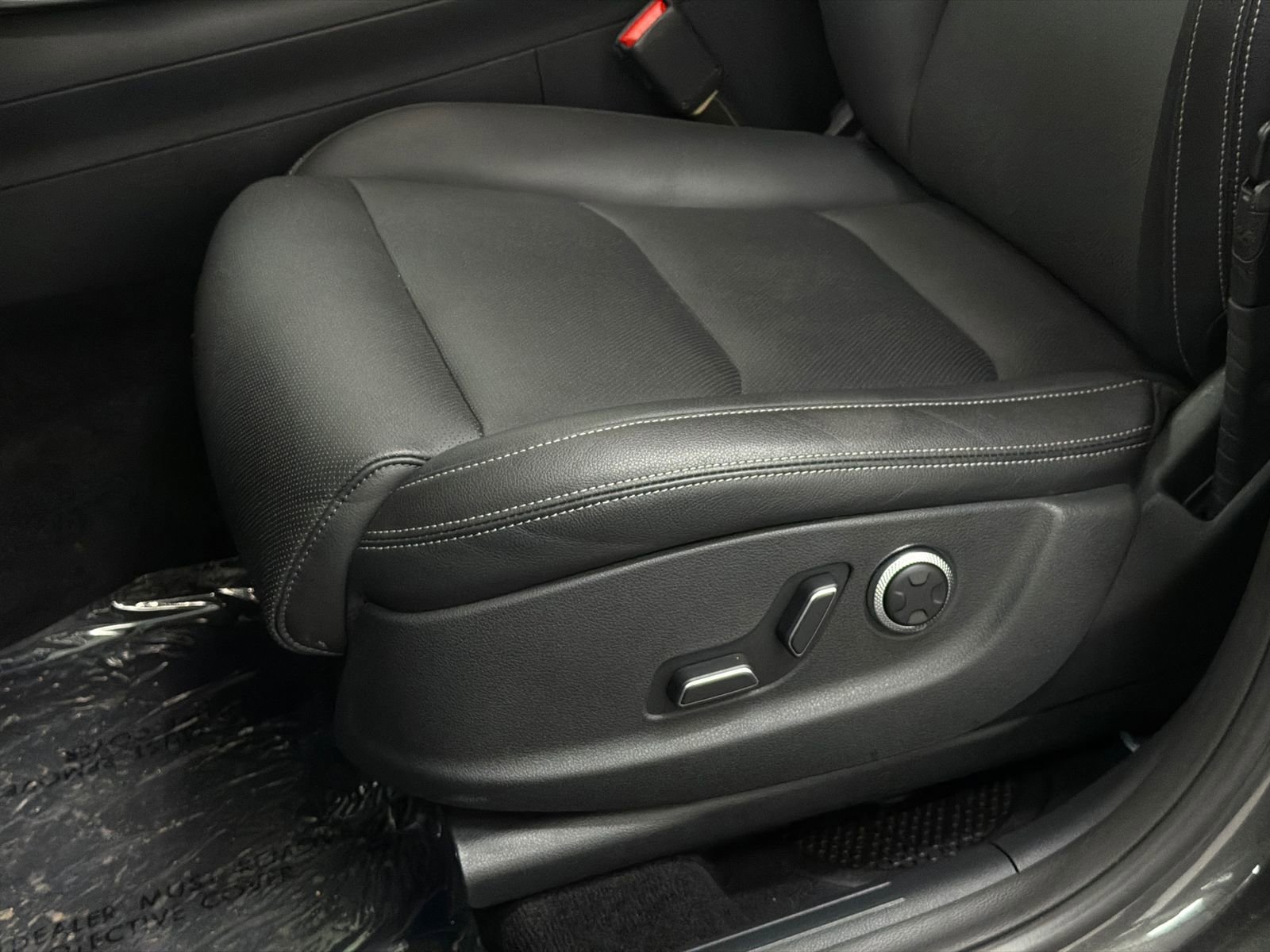 Used 2025 Genesis GV70 2.5T image 15