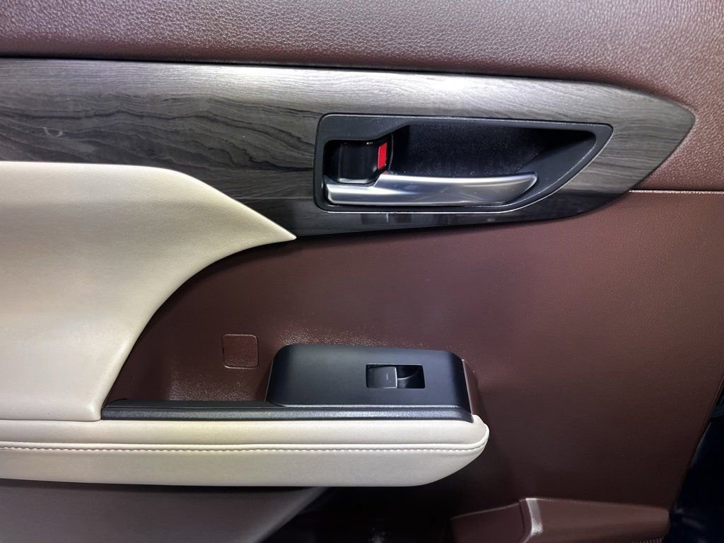 Certified 2020 Toyota Highlander Platinum image 43