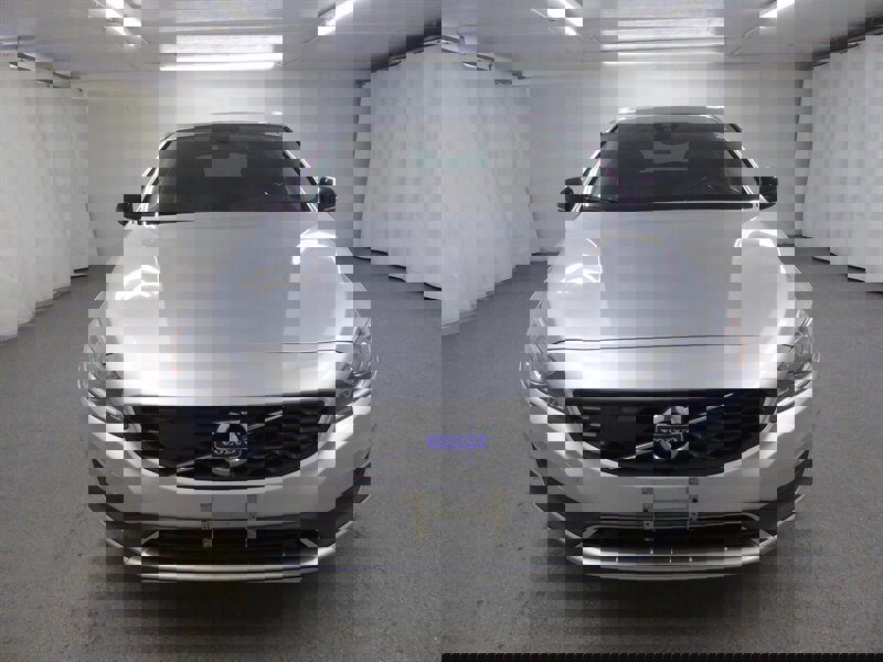 Used 2015 Volvo V60 T5 Cross Country w/ Convenience Package image 2