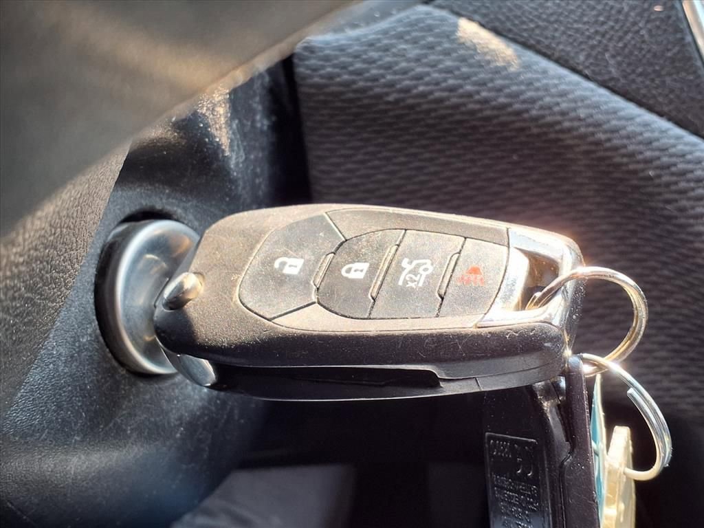 Used 2017 Chevrolet Cruze LT image 25