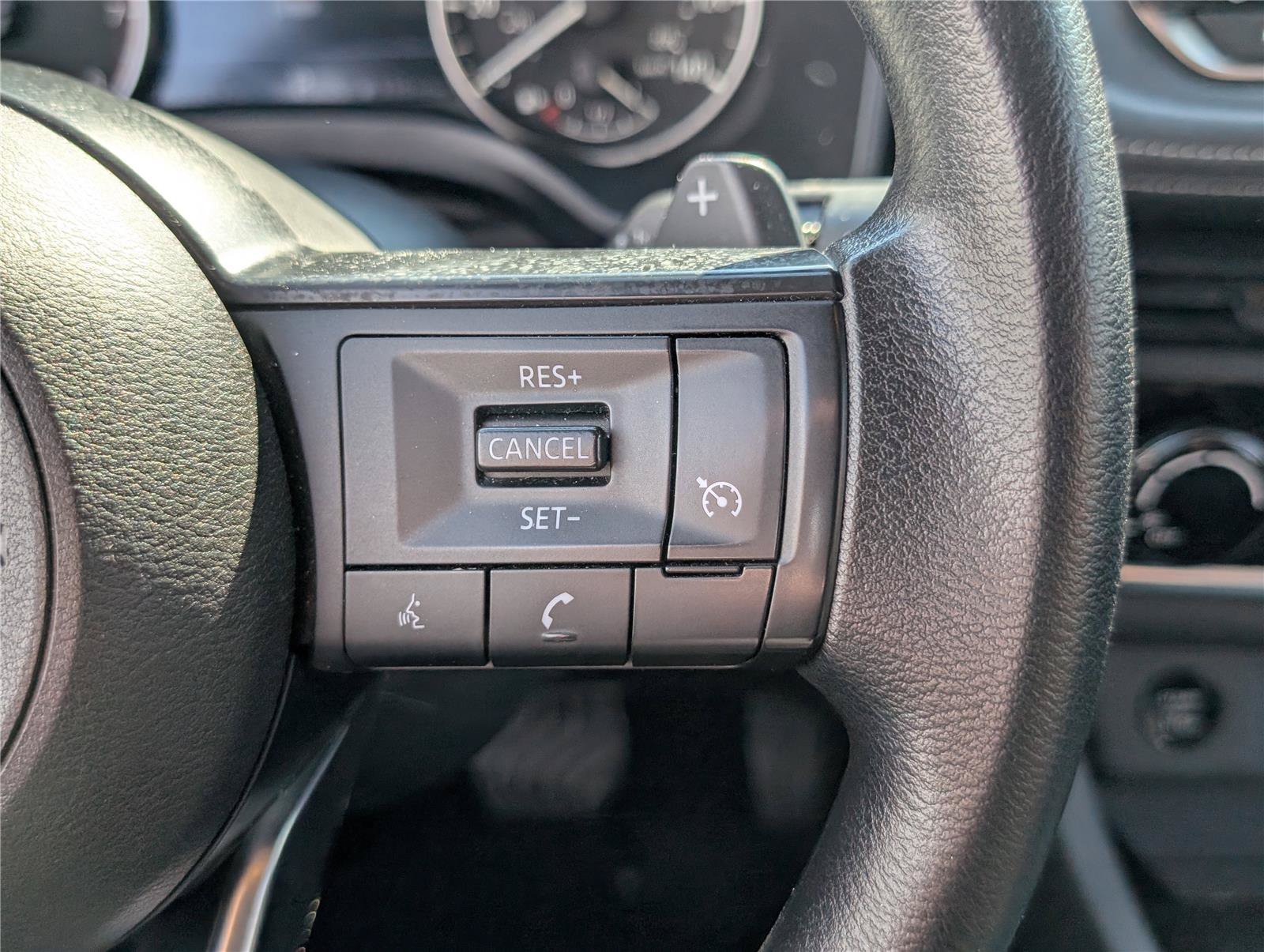 Used 2024 Nissan Rogue S AWD/4WD image 19