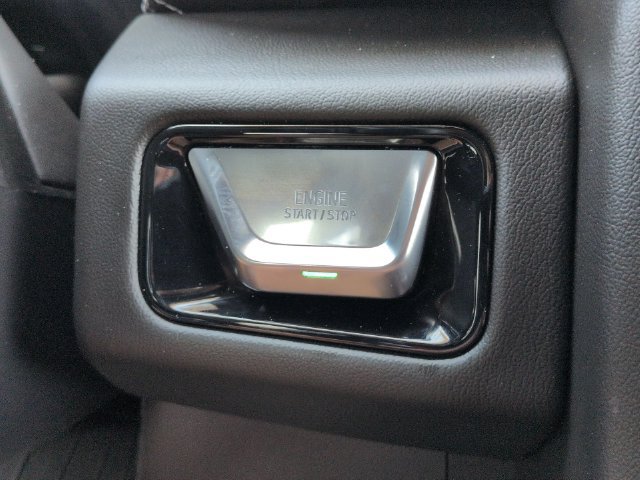 Used 2025 GMC Yukon Denali AWD/4WD image 19