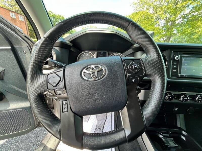 Used 2016 Toyota Tacoma SR5 RWD image 16