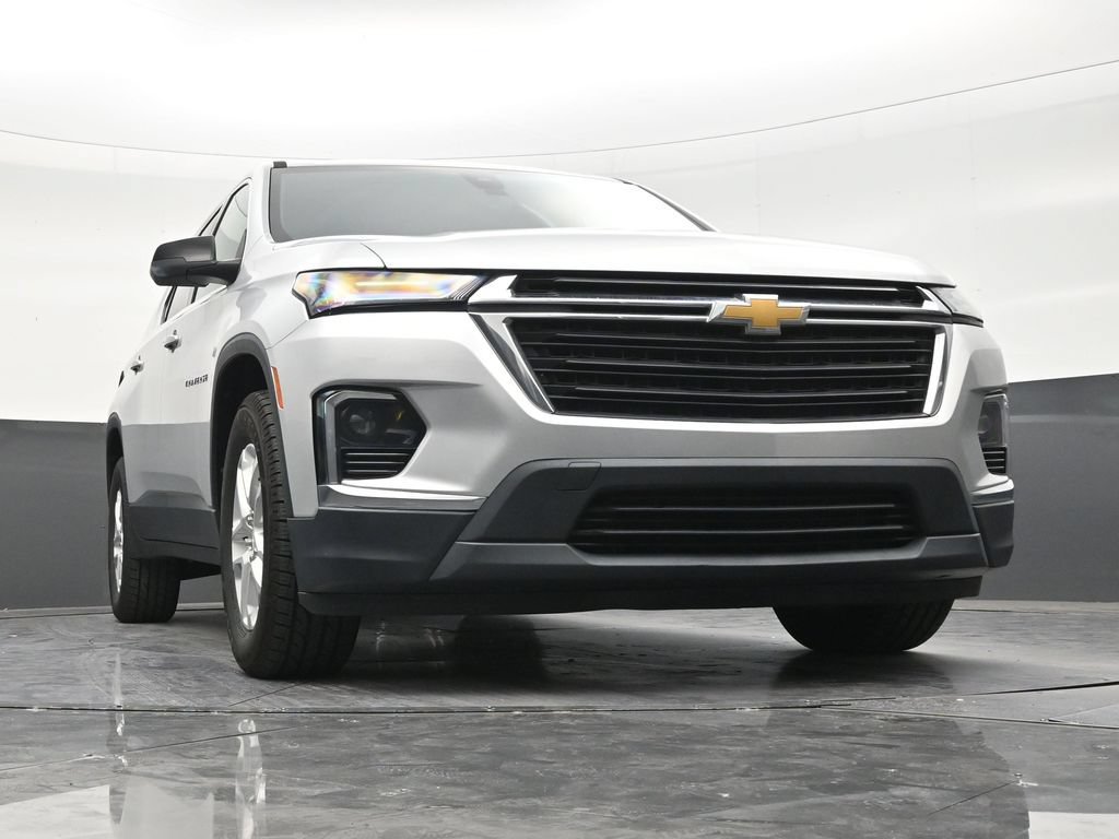 Used 2022 Chevrolet Traverse LS FWD image 25