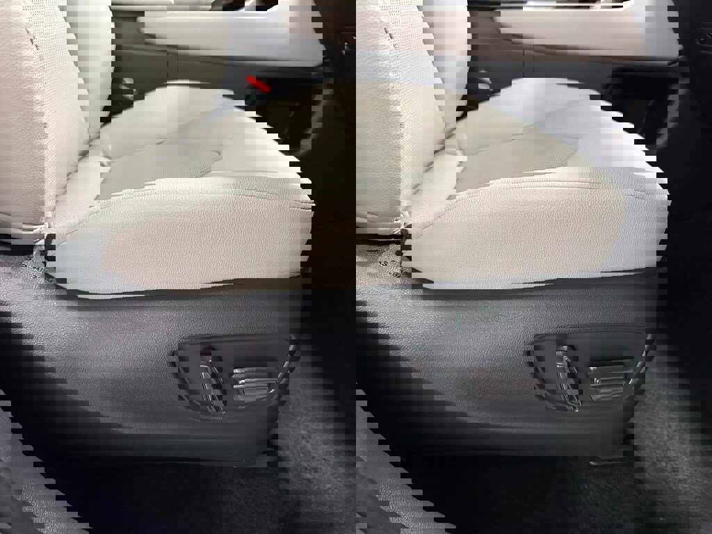 Used 2025 Toyota Grand Highlander AWD image 62